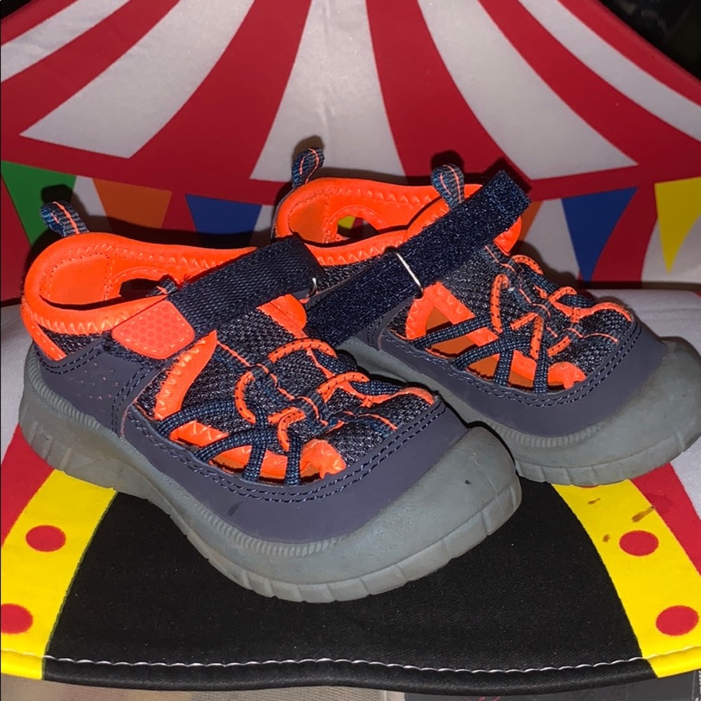Osh Kosh shoe